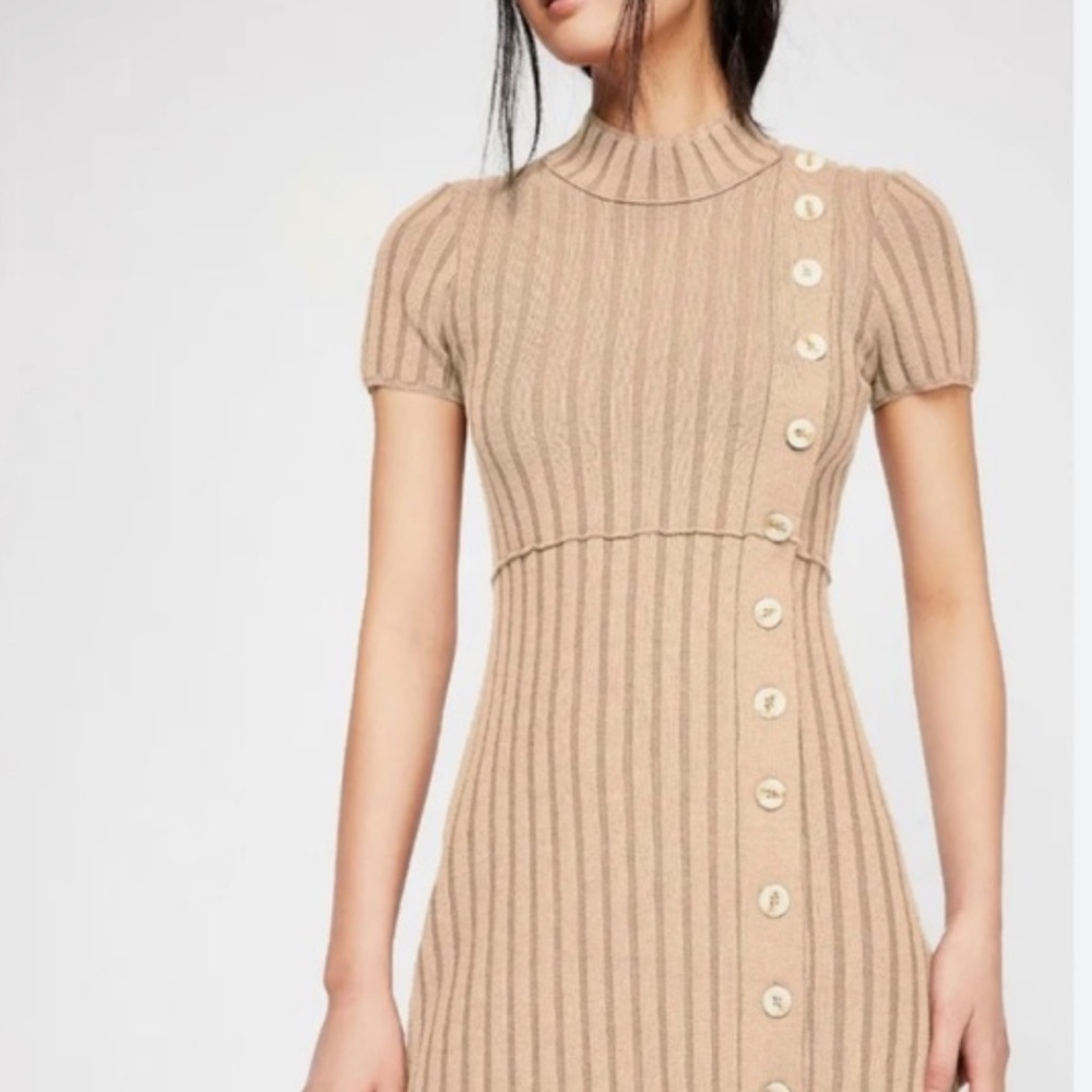 Free People Lottie Mod Ribbed Sweater
Dress size xs​